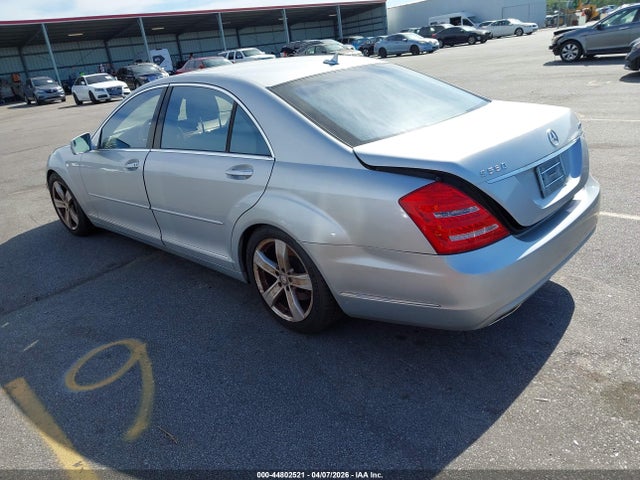 2010 MERCEDES-BENZ S 550 WDDNG8GB1AA336801 Photo 2