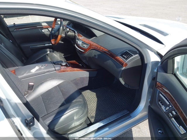 2010 MERCEDES-BENZ S 550 WDDNG8GB1AA336801 Photo 4