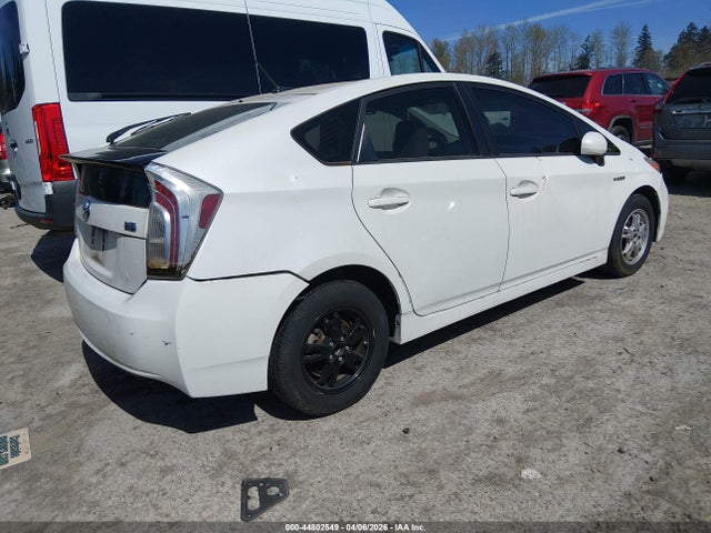 JTDKN3DU4E1761818 Toyota Prius Three