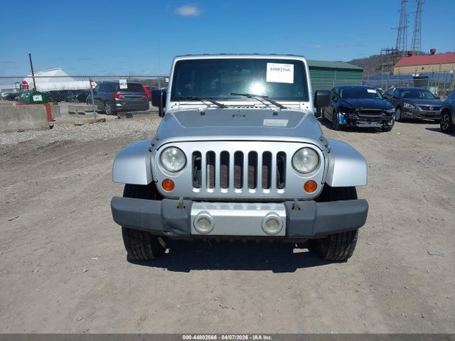 2008 Jeep Wrangler Unlimited Sahara მანქანა იყიდება აუქციონზე, vin: 1J8GA59108L628650, აუქციონის ნომერი: 44802566