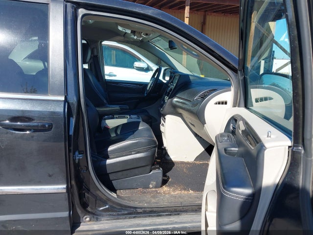 44802626 :رقم المزاد ، 2C4RC1BG3GR238150 vin ، 2016 Chrysler Town & Country Touring مزاد بيع