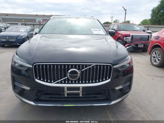 2023 Volvo Xc60 B5 Plus Bright Theme მანქანა იყიდება აუქციონზე, vin: YV4L12RN8P1356914, აუქციონის ნომერი: 44802685