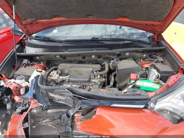 JTMZFREV1GJ064678 Toyota RAV4 LE