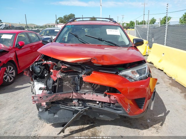 JTMZFREV1GJ064678 Toyota RAV4 LE