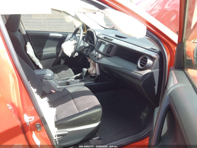 JTMZFREV1GJ064678 Toyota RAV4 LE