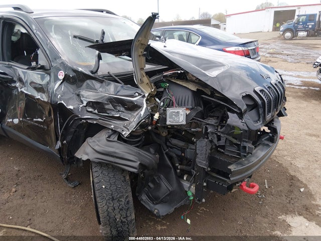 Продажа на аукционе авто 2015 Jeep Cherokee Trailhawk, vin: 1C4PJMBS2FW650357, номер лота: 44802883