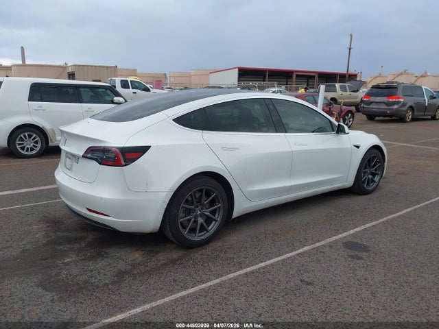 Tesla Model 3 Long Range/mid Range 2018 5YJ3E1EA9JF161505 Image 4