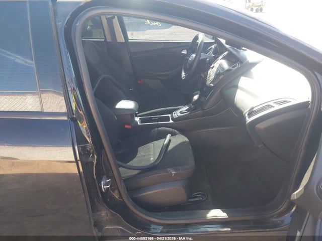 1FADP3K24JL331361 Ford FOCUS SE