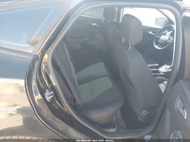 1FADP3K24JL331361 Ford FOCUS SE