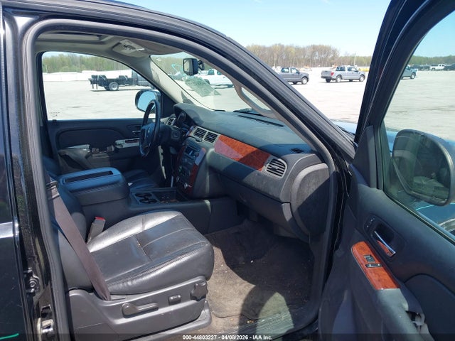 44803227 :رقم المزاد ، 1GNSKJE75ER116142 vin ، 2014 Chevrolet Suburban 1500 Lt مزاد بيع