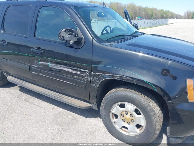 44803227 :رقم المزاد ، 1GNSKJE75ER116142 vin ، 2014 Chevrolet Suburban 1500 Lt مزاد بيع