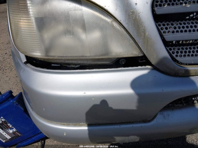 2000 Mercedes-benz Ml 430 მანქანა იყიდება აუქციონზე, vin: 4JGAB72E1YA220765, აუქციონის ნომერი: 44803346