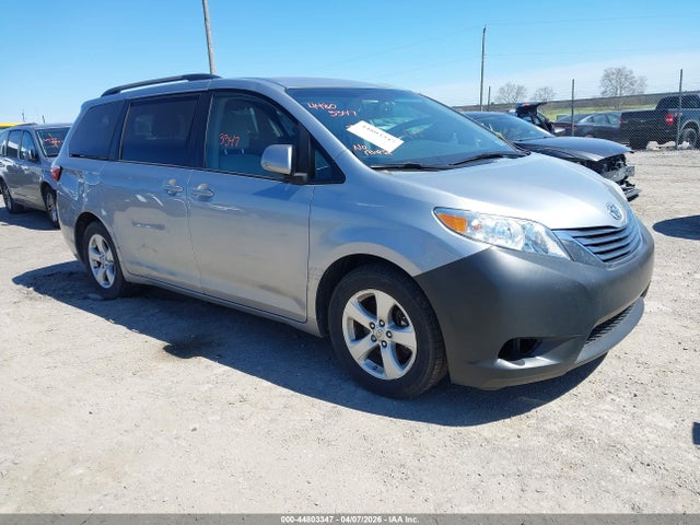 2015 TOYOTA SIENNA 5TDKK3DC1FS655086