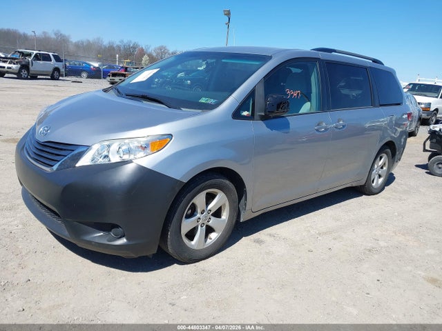 2015 TOYOTA SIENNA 5TDKK3DC1FS655086 Photo 1