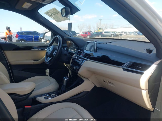 Продажа на аукционе авто 2017 Bmw X1 Xdrive28i, vin: WBXHT3C36H5F80800, номер лота: 44803561