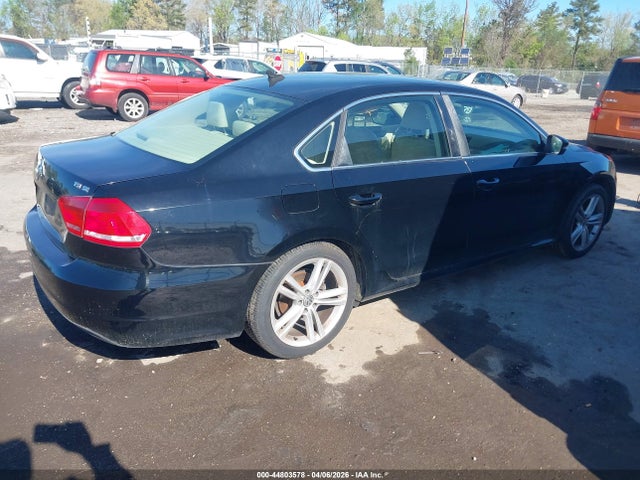 Продаж на аукціоні авто 2014 Volkswagen Passat 1.8t Se, vin: 1VWBT7A31EC032699, номер лоту: 44803578