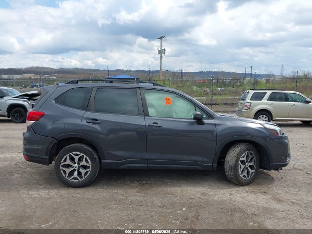 2020 Subaru Forester Premium მანქანა იყიდება აუქციონზე, vin: JF2SKAJC1LH463631, აუქციონის ნომერი: 44803769