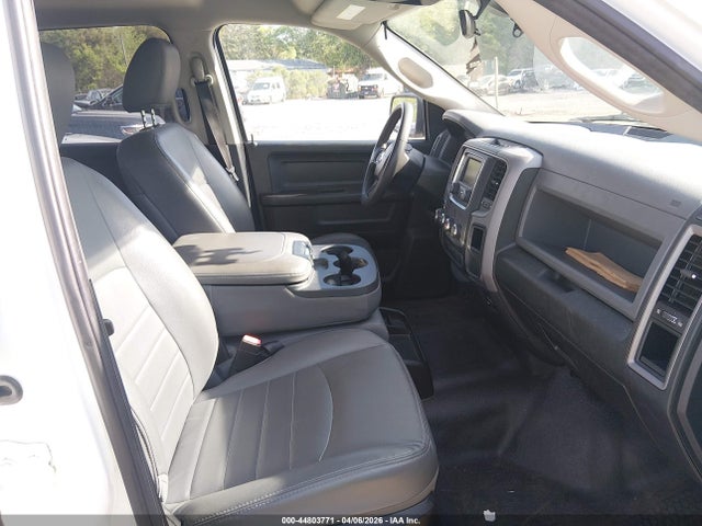 2018 RAM 1500 1C6RR6KG6JS285343 Photo 4