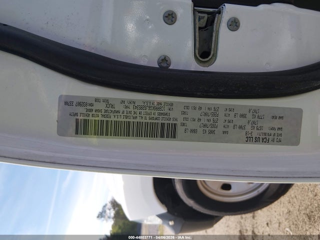 2018 RAM 1500 1C6RR6KG6JS285343 Photo 8