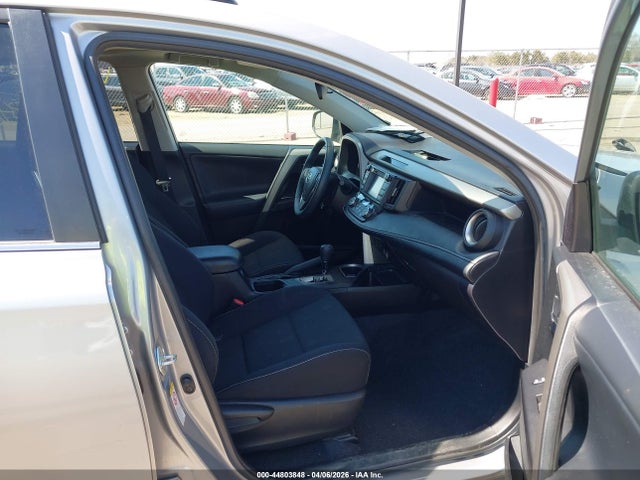 2T3WFREV3HW395705 Toyota Rav4 Xle