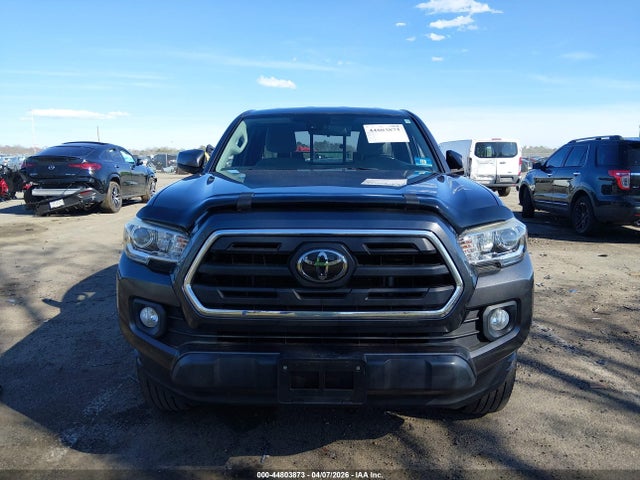 2018 Toyota Tacoma Sr5 მანქანა იყიდება აუქციონზე, vin: 5TFSX5EN8JX060638, აუქციონის ნომერი: 44803873