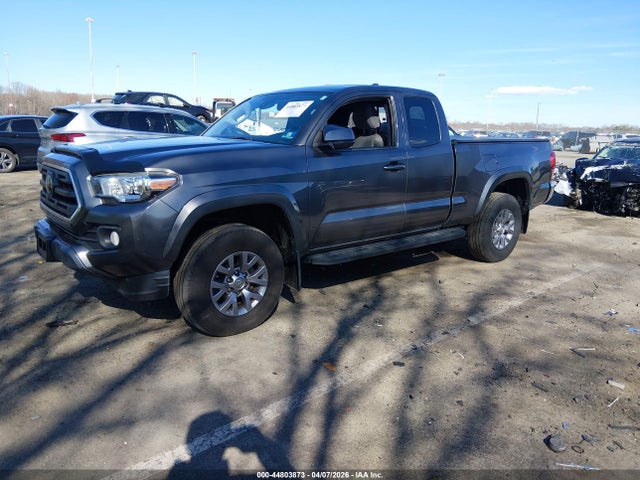 2018 Toyota Tacoma Sr5 მანქანა იყიდება აუქციონზე, vin: 5TFSX5EN8JX060638, აუქციონის ნომერი: 44803873