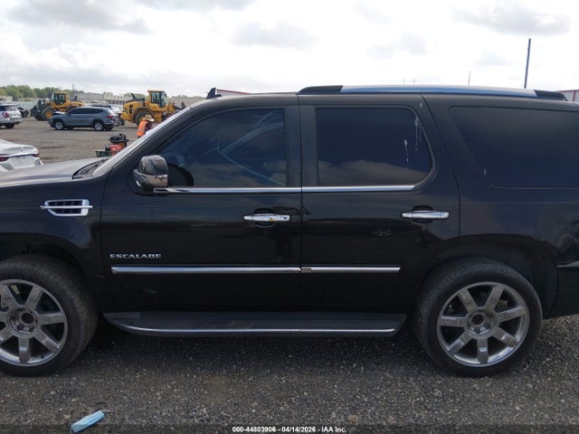 2011 Cadillac Escalade Luxury მანქანა იყიდება აუქციონზე, vin: 1GYS3BEF1BR272963, აუქციონის ნომერი: 44803906