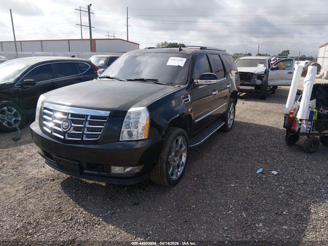 2011 Cadillac Escalade Luxury მანქანა იყიდება აუქციონზე, vin: 1GYS3BEF1BR272963, აუქციონის ნომერი: 44803906