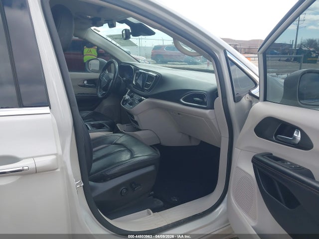 44803963 :رقم المزاد ، 2C4RC1EG2LR109418 vin ، 2020 Chrysler Pacifica Touring L Plus مزاد بيع