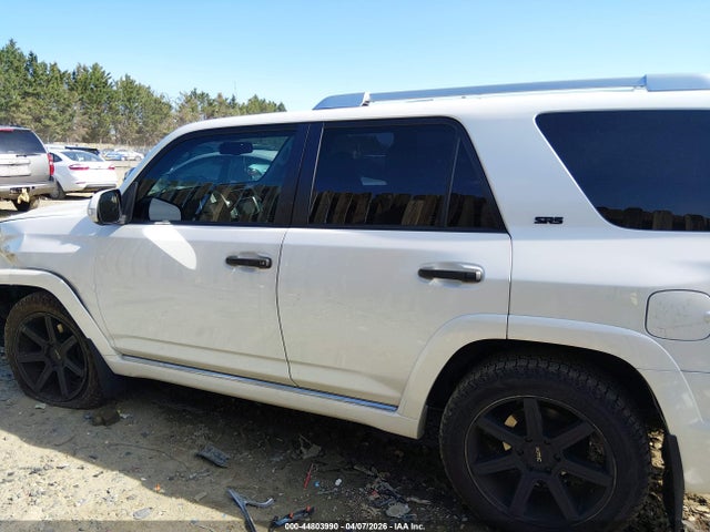 2013 Toyota 4runner Sr5 მანქანა იყიდება აუქციონზე, vin: JTEBU5JR6D5140842, აუქციონის ნომერი: 44803990