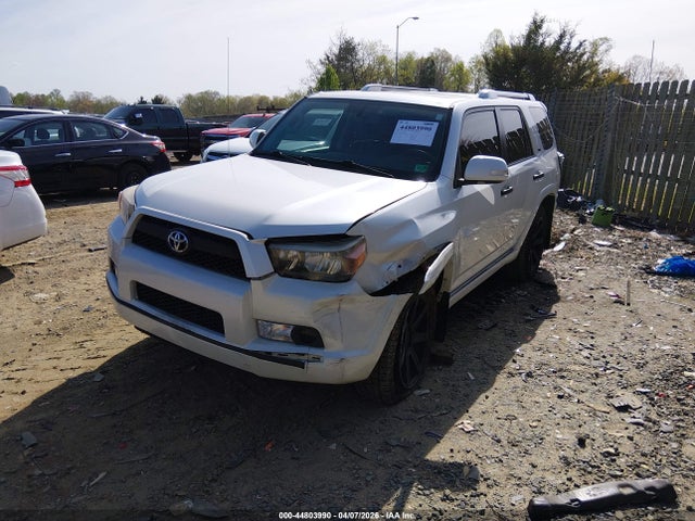 2013 Toyota 4runner Sr5 მანქანა იყიდება აუქციონზე, vin: JTEBU5JR6D5140842, აუქციონის ნომერი: 44803990