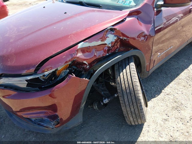 44804008 :رقم المزاد ، 1C4PJMLB1KD354850 vin ، 2019 Jeep Cherokee Latitude Plus 4x4 مزاد بيع