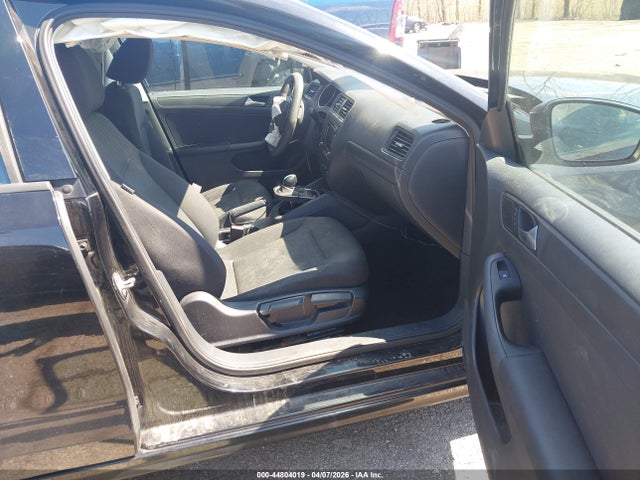 44804019 :رقم المزاد ، 3VW2K7AJ7FM268811 vin ، 2015 Volkswagen Jetta 2.0l S مزاد بيع