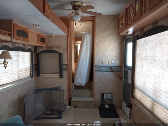 Продажа на аукционе авто 2004 Keystone Challenger 5th Whl Travel Trailer, vin: 4YDF29R264H402770, номер лота: 44804035