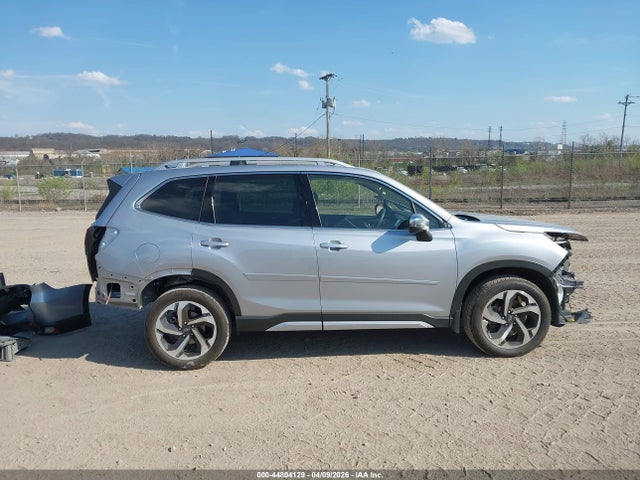 44804129 :رقم المزاد ، JF2SKARC8PH496703 vin ، 2023 Subaru Forester Touring مزاد بيع