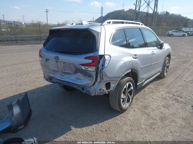 44804129 :رقم المزاد ، JF2SKARC8PH496703 vin ، 2023 Subaru Forester Touring مزاد بيع