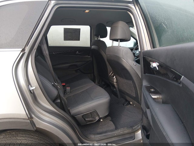 Продажа на аукционе авто 2017 Kia Sorento 2.4l L, vin: 5XYPG4A39HG288875, номер лота: 44804152