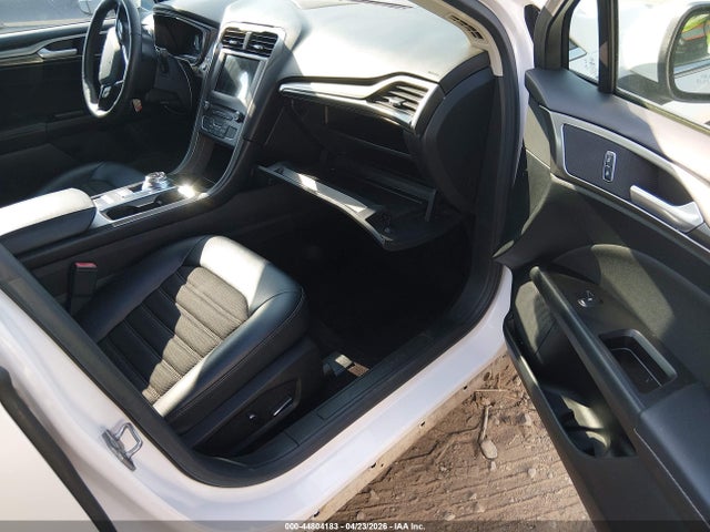 3FA6P0H7XHR213529 Ford FUSION SE