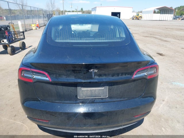 44804196 :رقم المزاد ، 5YJ3E1EAXMF089637 vin ، 2021 Tesla Model 3 Standard Range Plus Rear-wheel Drive مزاد بيع