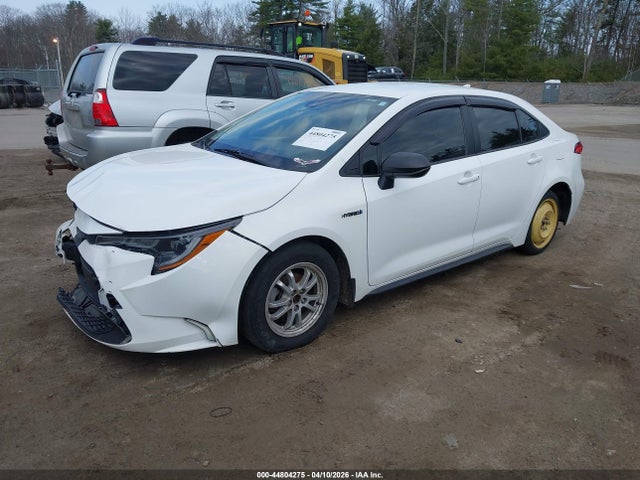 Toyota Corolla Hybrid Le 2021 JTDEAMDE6MJ013206 Image 2