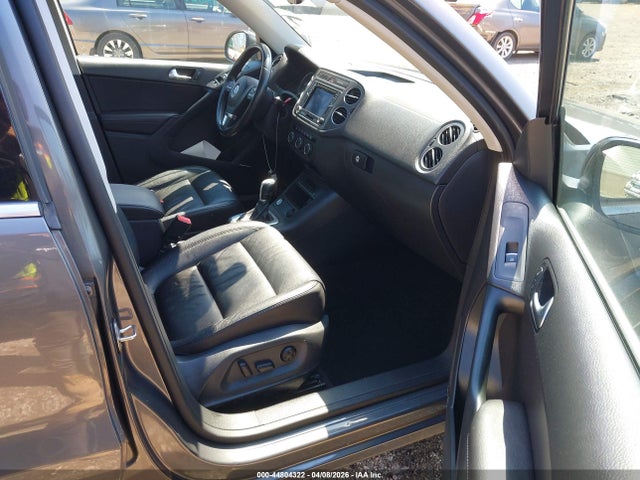44804322 :رقم المزاد ، WVGAV7AX5GW561405 vin ، 2016 Volkswagen Tiguan Sel مزاد بيع