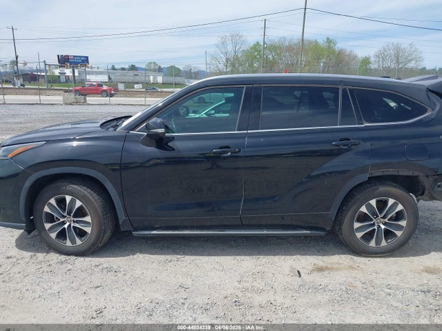Продаж на аукціоні авто 2021 Toyota Highlander Xle, vin: 5TDGZRAH1MS526962, номер лоту: 44804339