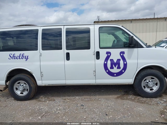 1GAWGEFG2J1212197 Chevrolet Express 2500 Ls