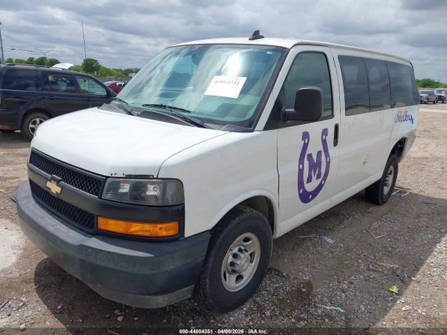 1GAWGEFG2J1212197 Chevrolet Express 2500 Ls