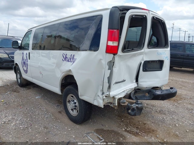 1GAWGEFG2J1212197 Chevrolet Express 2500 Ls