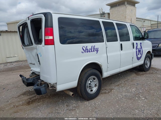 1GAWGEFG2J1212197 Chevrolet Express 2500 Ls