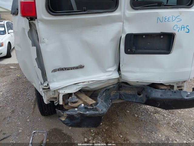 1GAWGEFG2J1212197 Chevrolet Express 2500 Ls