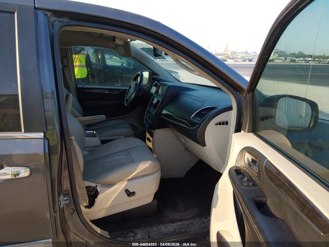 44804353 :رقم المزاد ، 2C4RC1CGXFR628398 vin ، 2015 Chrysler Town & Country Touring-l مزاد بيع