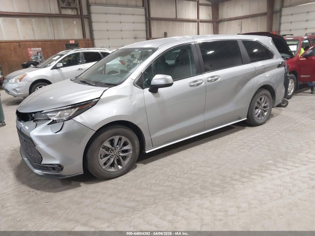2023 TOYOTA SIENNA 5TDKRKEC7PS165659 Photo 1