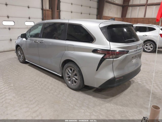 2023 TOYOTA SIENNA 5TDKRKEC7PS165659 Photo 2